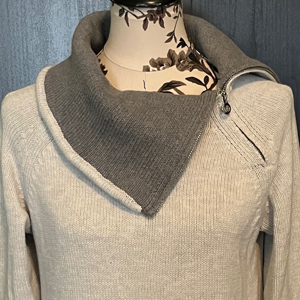 Soft Surroundings Cream/Gray Split Turtleneck Tun… - image 5